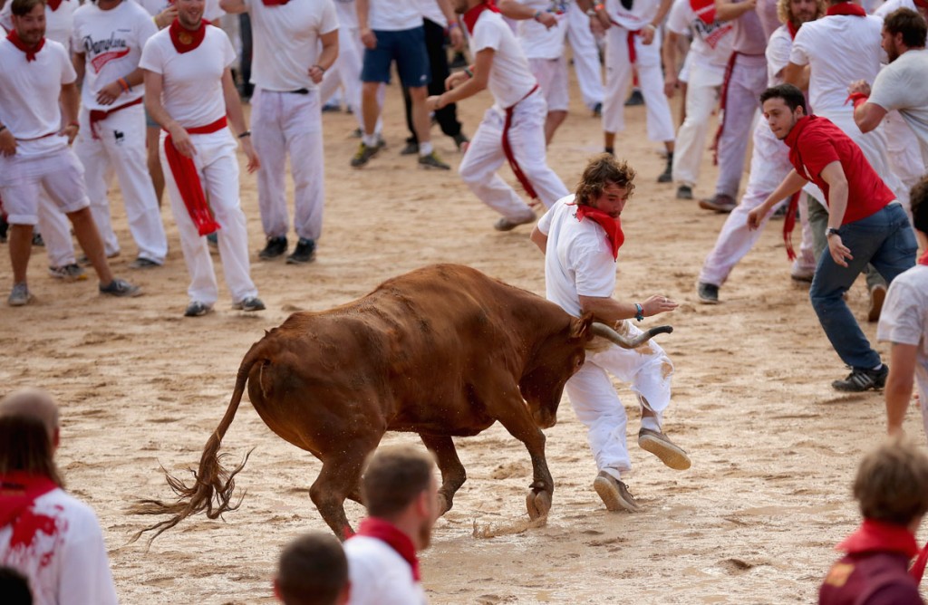 running-of-the-bulls-pamplona-07072014-10-1024x668