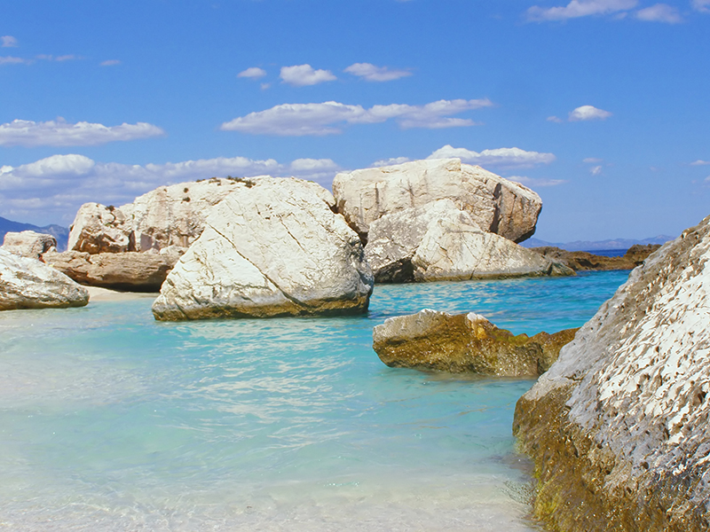 Cala-Mariolu-beach-in-Sardinia-Italy-res