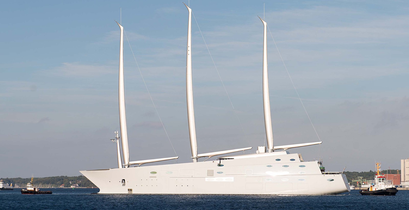 White Pearl', the world's largest sailing yacht