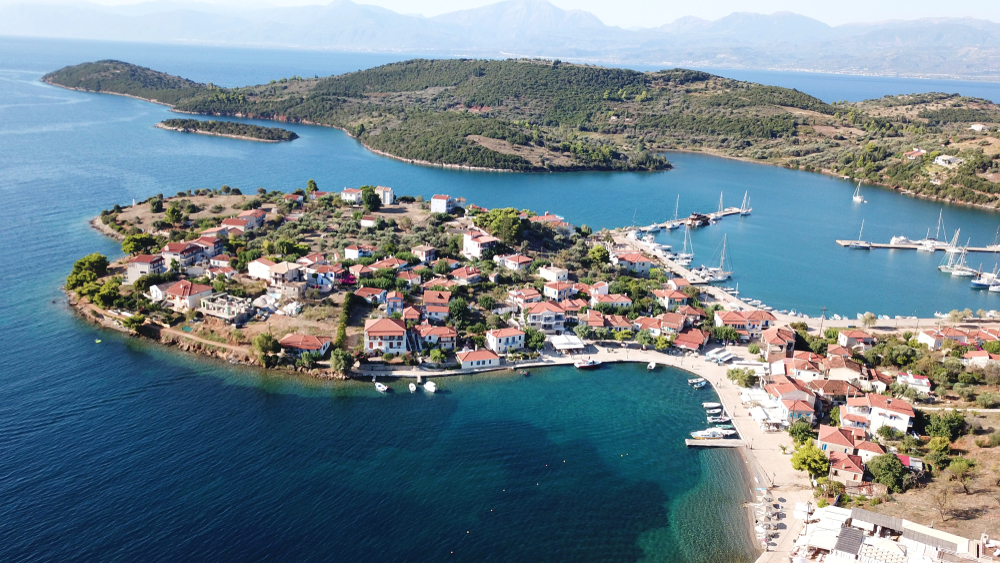 Trizonia, Corinthian Gulf