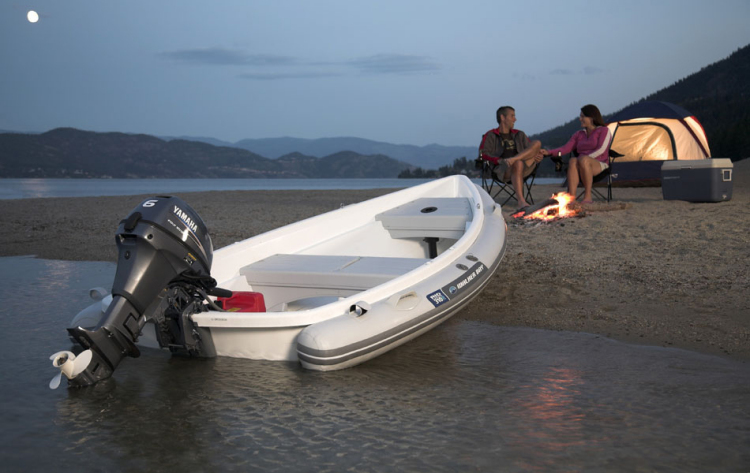 Dinghy boat