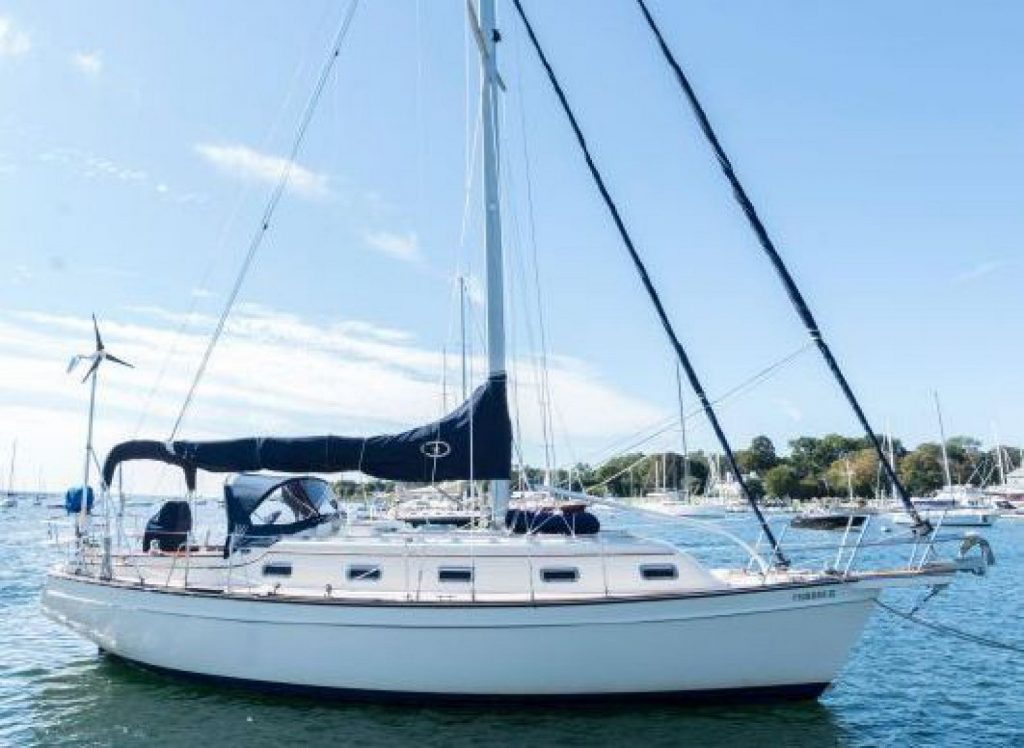 Island Packet 35 sailing boat