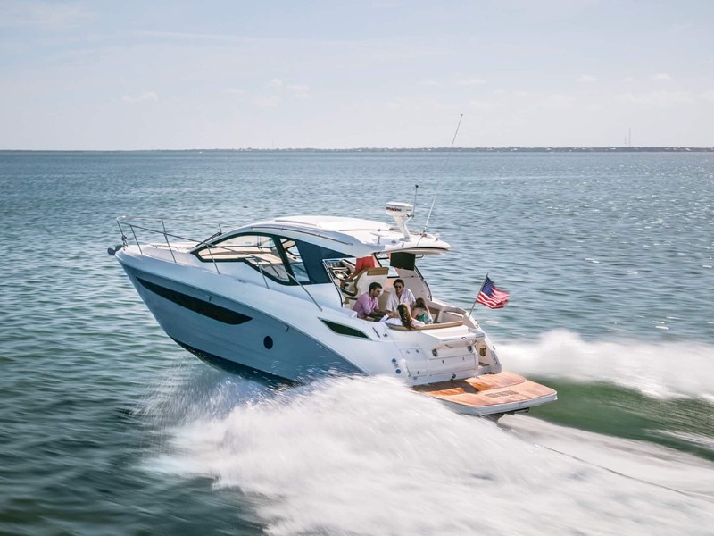 Sea Ray Sundancer 350 Coupe boat