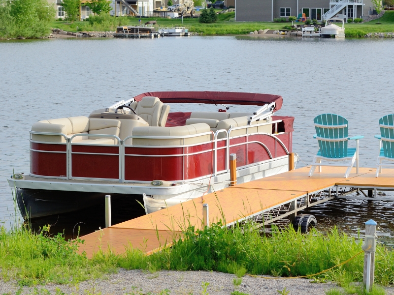 Pontoon boats