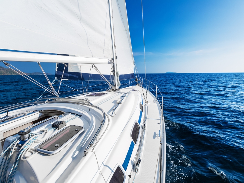 how to live on a sailboat