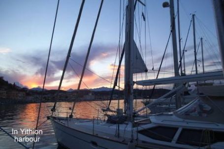 Yíthion Marina Marina