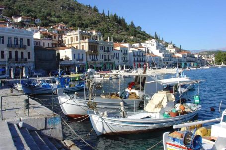 Yíthion Marina Marina