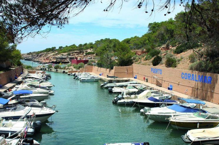 Puerto Deportivo Coral Mar Marina