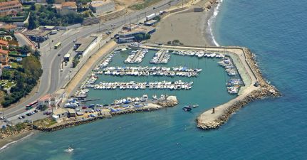 Puerto Deportivo El Candado Marina
