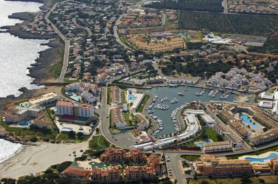 Puerto Cala'n Bosch Marina