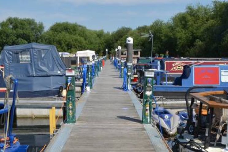 Thames and Kennet Marina