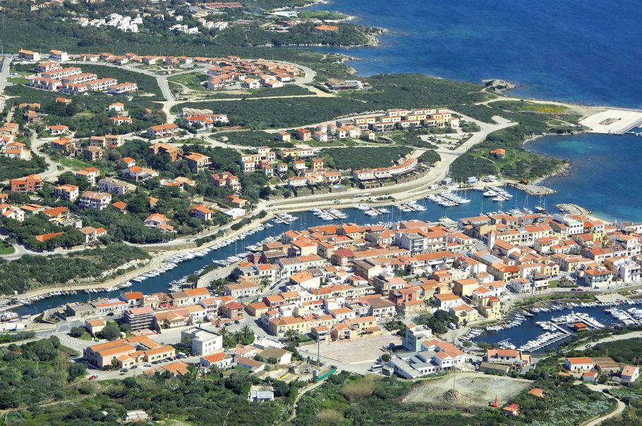 Porto Mannu Marina