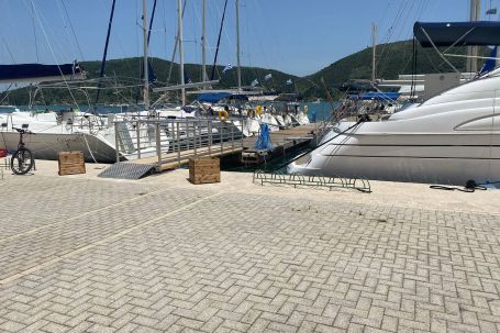 Vliho Yacht Club Marina